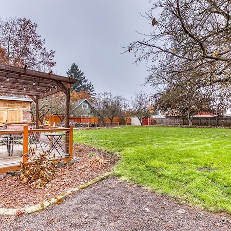 Cozy Coleman St. Cottage Bethel Kültér fotó