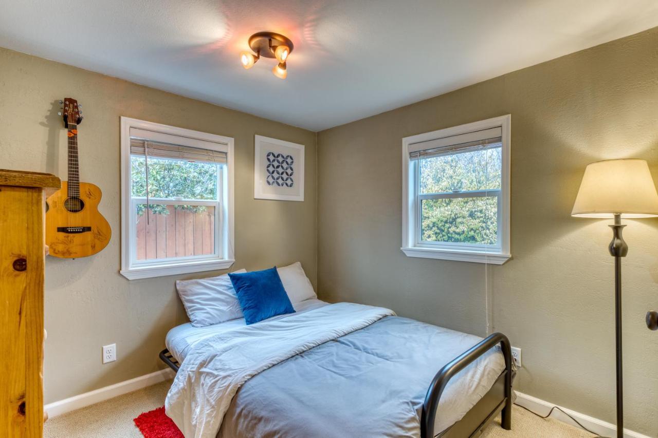 Cozy Coleman St. Cottage Bethel Kültér fotó